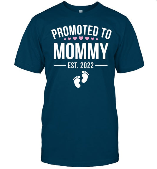 Womens 1st Time Mom EST 2022 New First Mommy 2022 Mothers Day 2022 T-Shirt