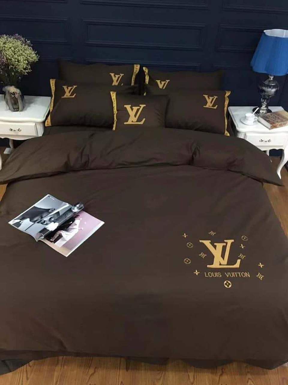 Best Louis Vuitton Basic Golden Logo Bedding Set