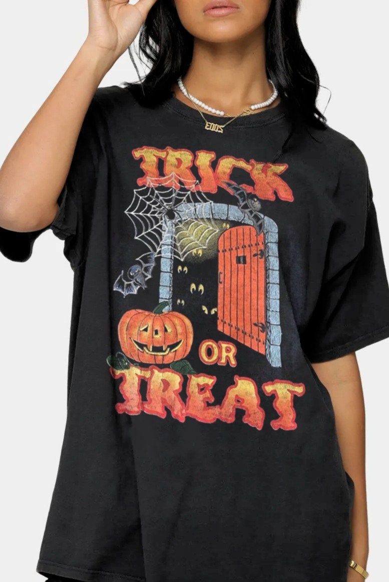 Retro Vintage Trick Or Treat Halloween Horror Movie Unisex T-Shirt