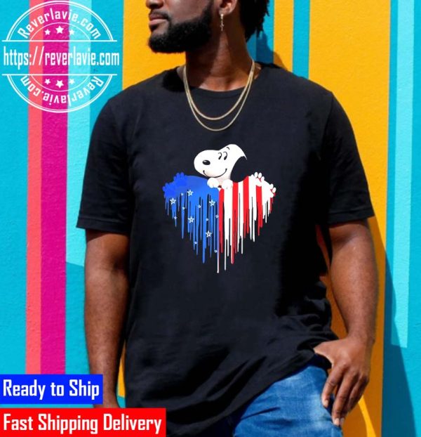 Snoopy Paw Heart American Flag 4th of July Unisex T-Shirt