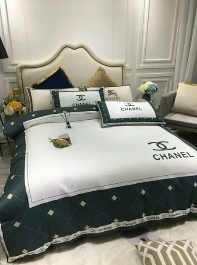 Chanel Basic White and Navy Bedding Set Queen.png
