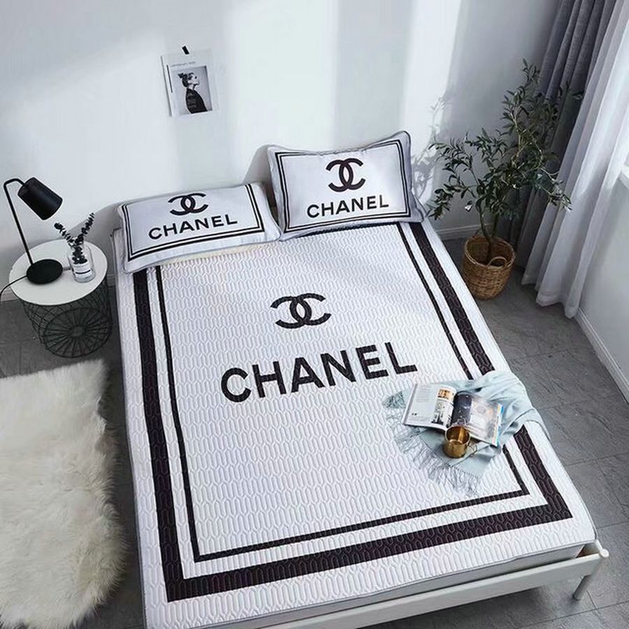 Chanel Luxury Brand Type 103 Bedding Sets Quilt Sets Duvet