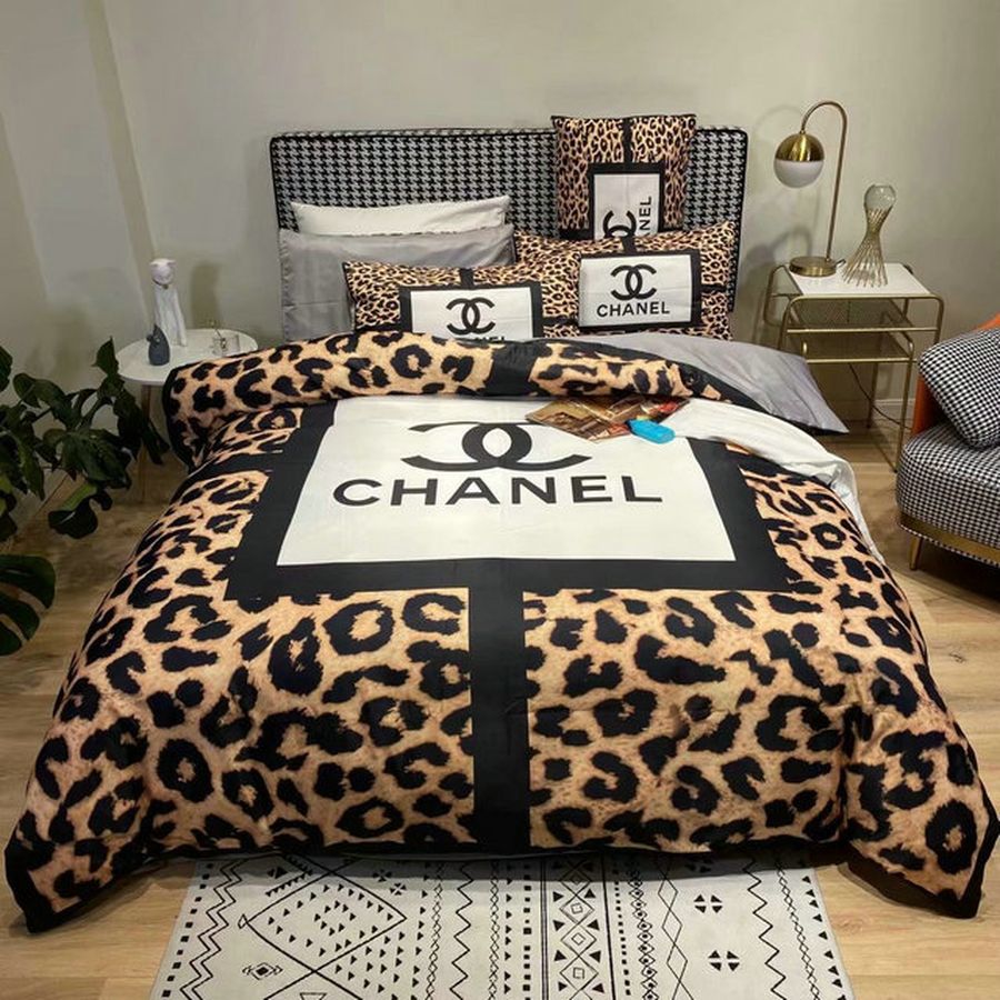 Chanel Luxury Brand Type 114 Bedding Sets Quilt Sets Duvet