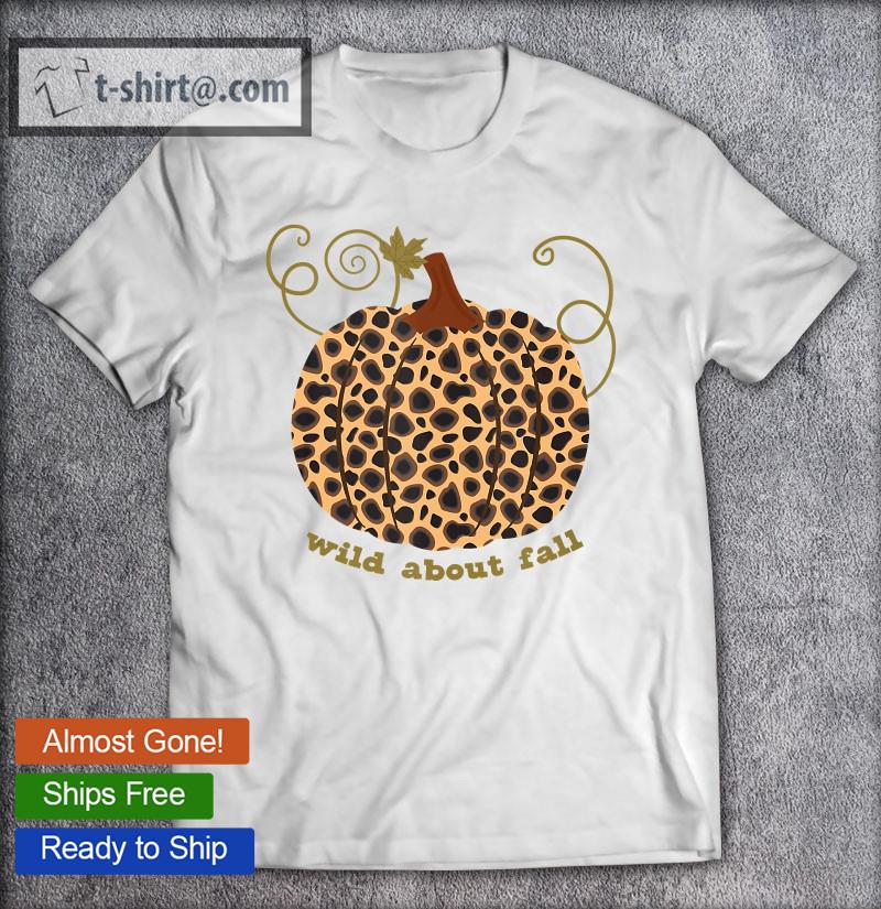 Premium wild About Fall Pumpkin Halloween Leopard Animal Print T-shirt