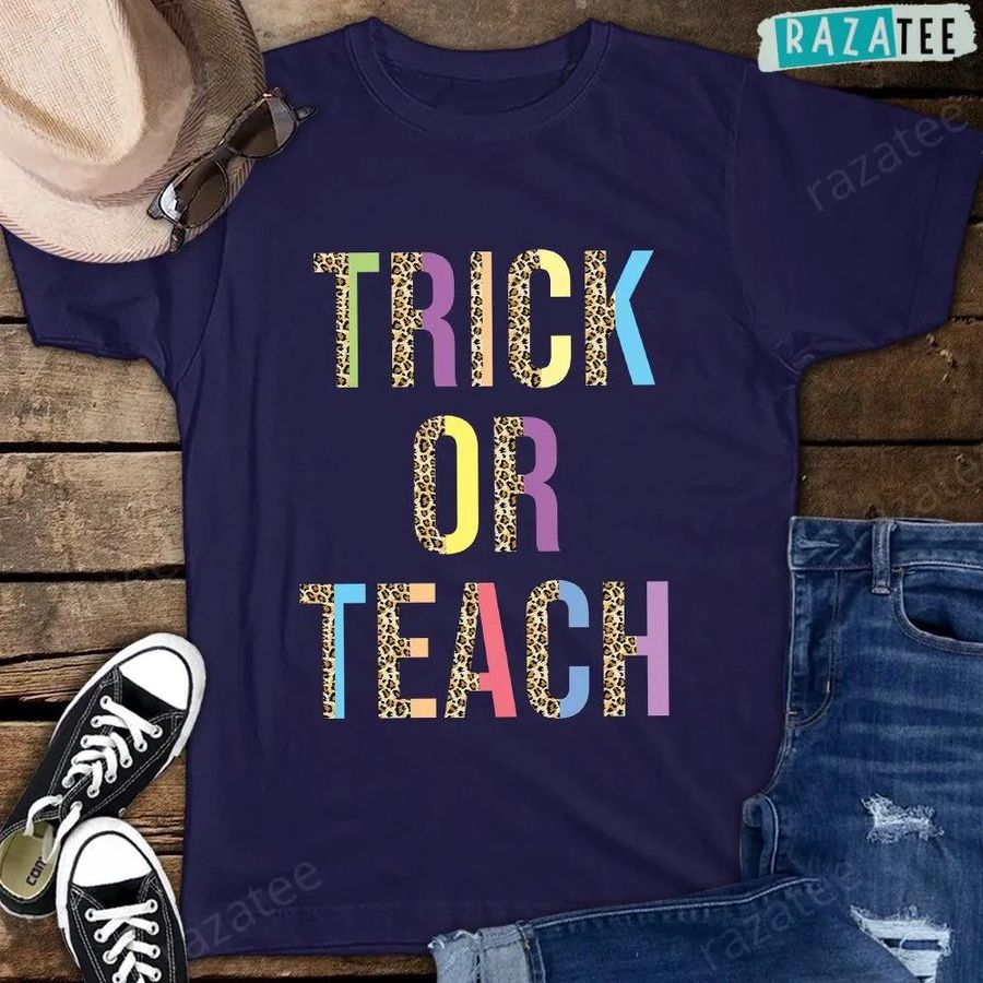 Trick Or Teach Leopard Teacher Halloween Costume T-shirt