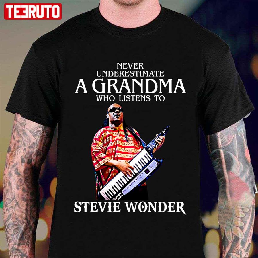 Vintage Never Underestimate A Woman Who Listens To Stevie Wonder Unisex T-Shirt