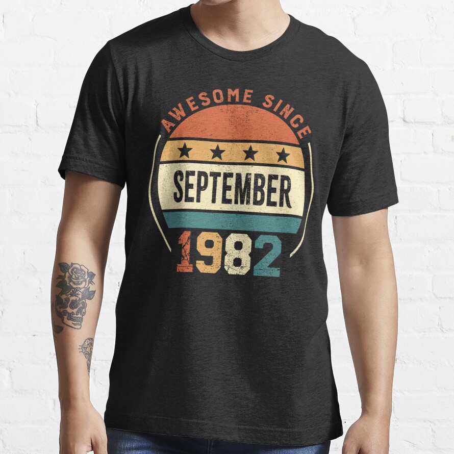 40 Year Old Vintage 1982 Limited Edition 40th Birthday Essential T-Shirt