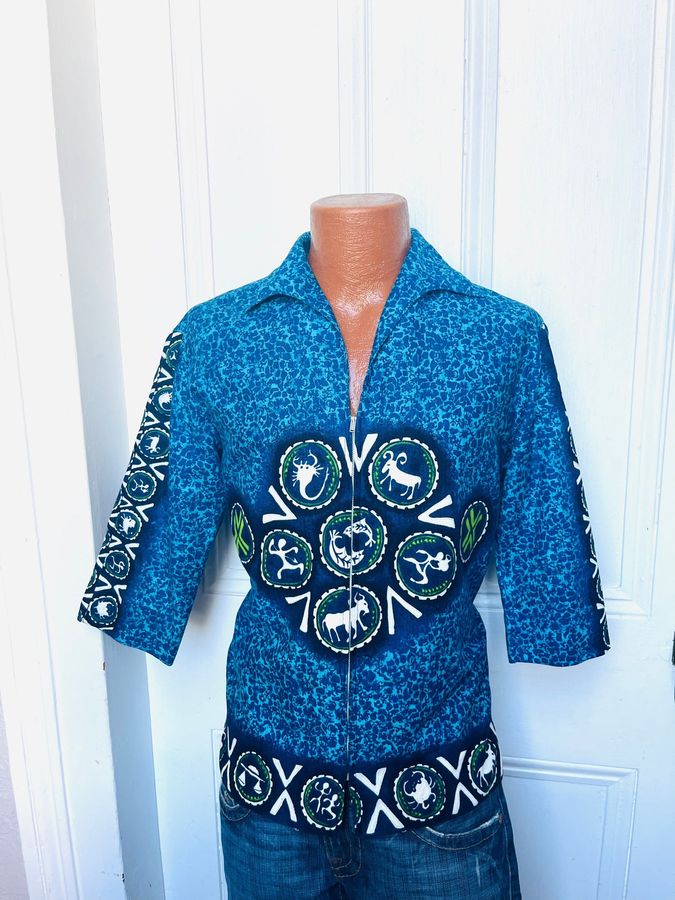 60's Vintage Men's Zodiac Astrology Hawaiian Barkcloth Shirt Sm