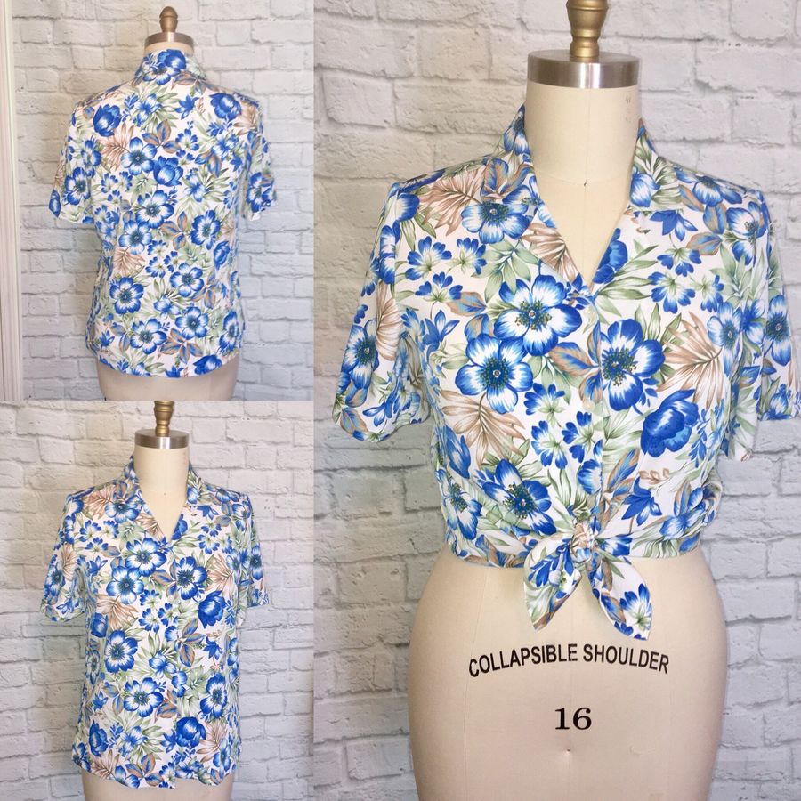 90s Hawaiian Shirt Blue Green Floral Camp Blouse Short Sleeves oversized Small Medium