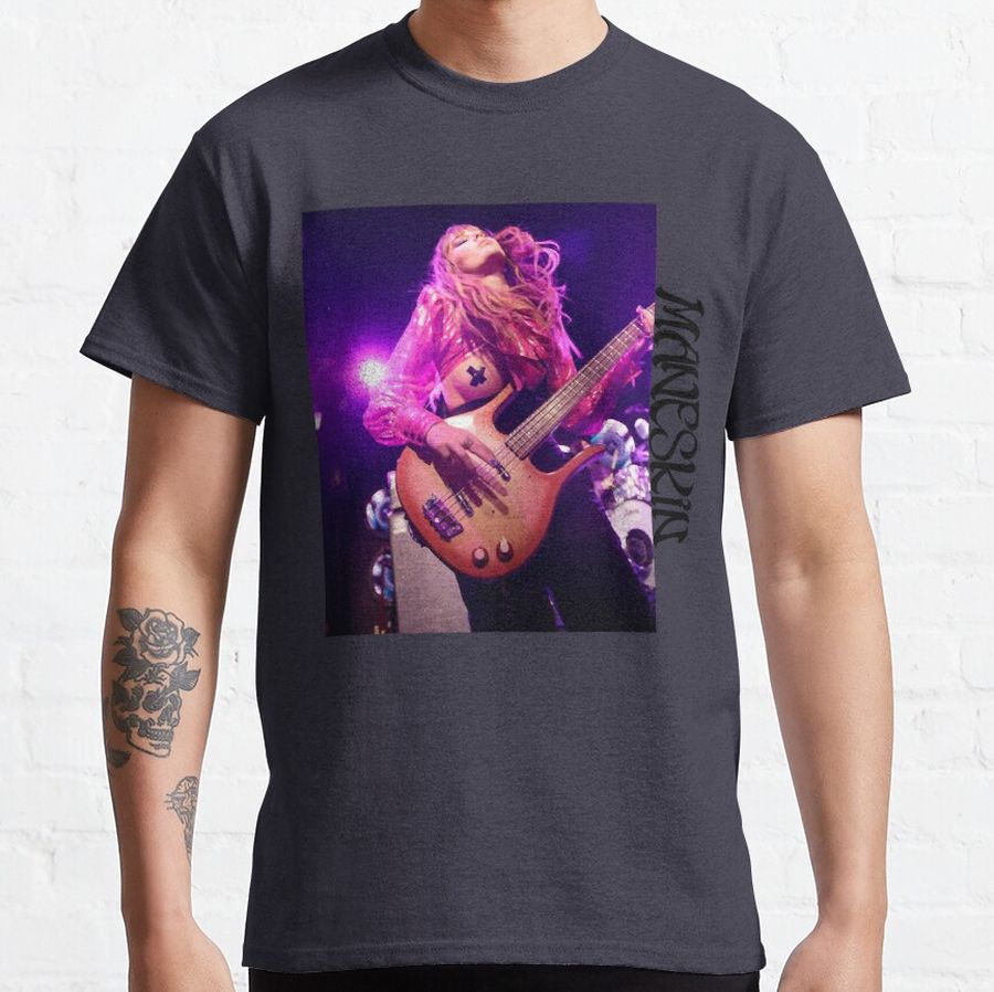Artistic Excitement Student Band Sings Moonlight Victoria De Angelis Maneskin Rock Band Gift For Fan Classic T-Shirt