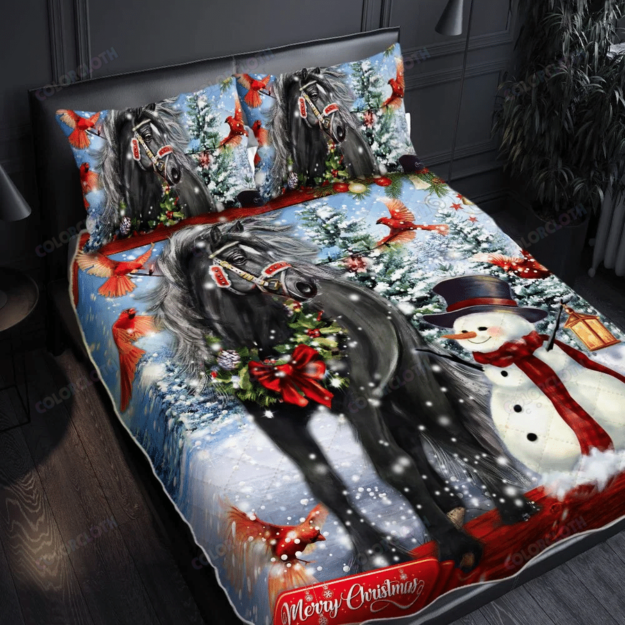 Black Horse Through The Snow Christmas Quilt Bedding Set.png