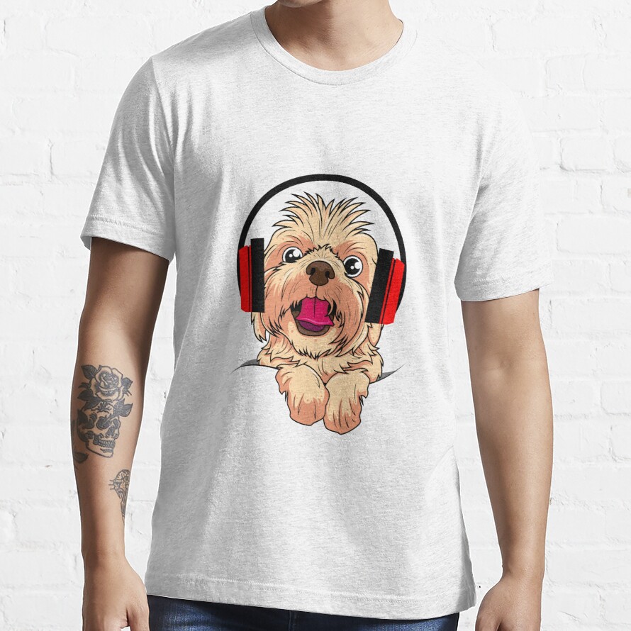 Dog listening to music T-shirt Essential T-Shirt
