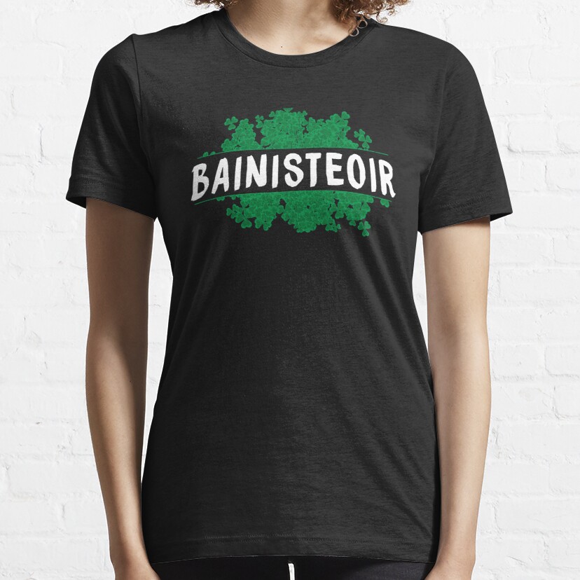 Fun Irish Gaelic Games Manager Banisteoir 2 Gift Design Essential T-Shirt