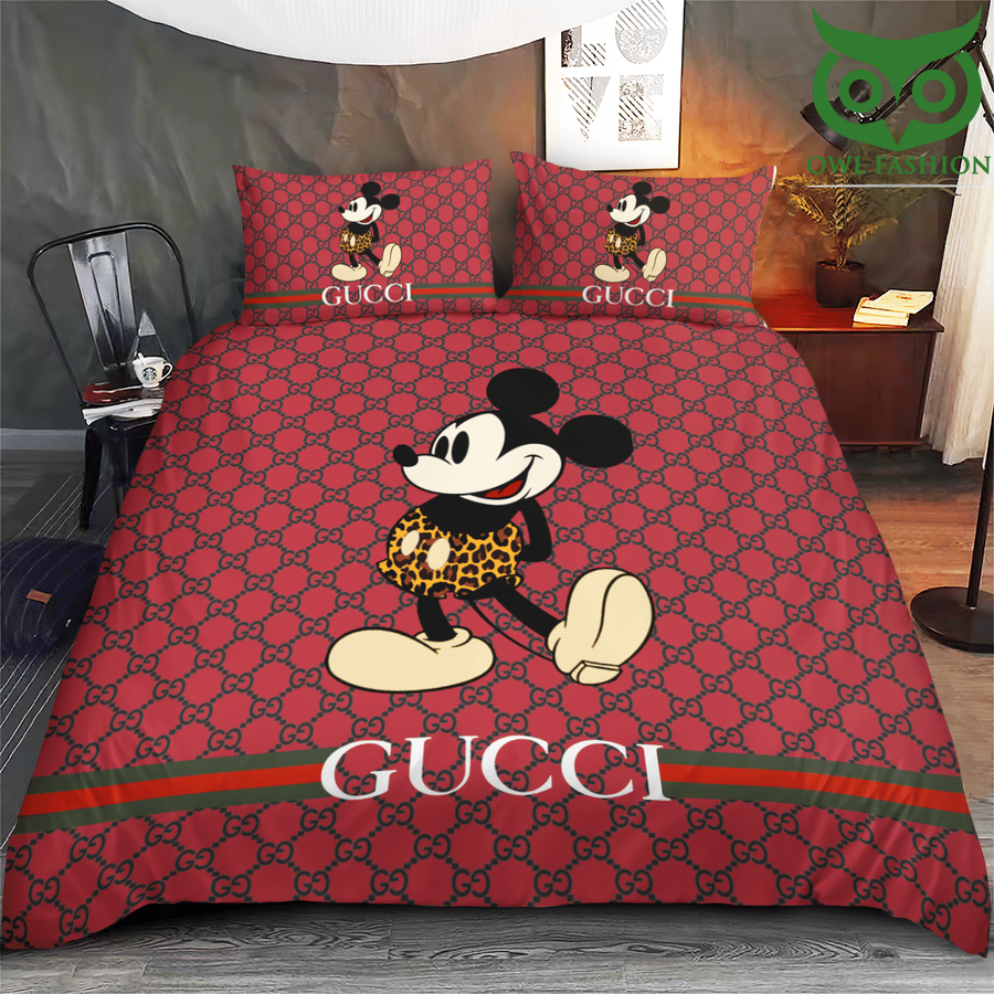 Gucci Mickey Mouse red bedding set.png