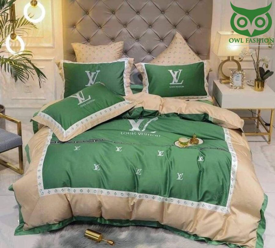 Louis Vuitton LIMITED EDITION High-end green beige Bedding Set