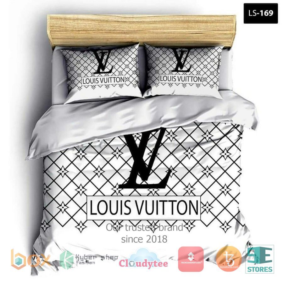 Louis Vuitton White-Black Bedding Set – LIMITED EDITION