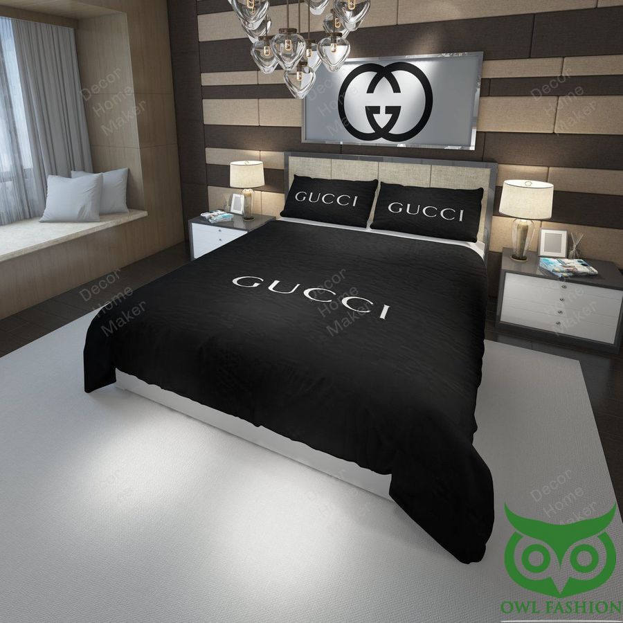 Luxury Gucci Basic Full Black with White Brand Name Center Bedding Set