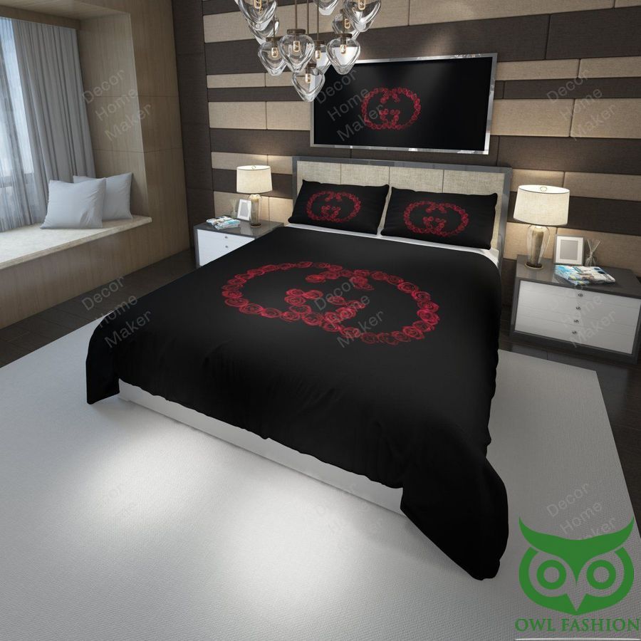 Luxury Gucci Black with Central Brand Logo by Red Roses Bedding Set