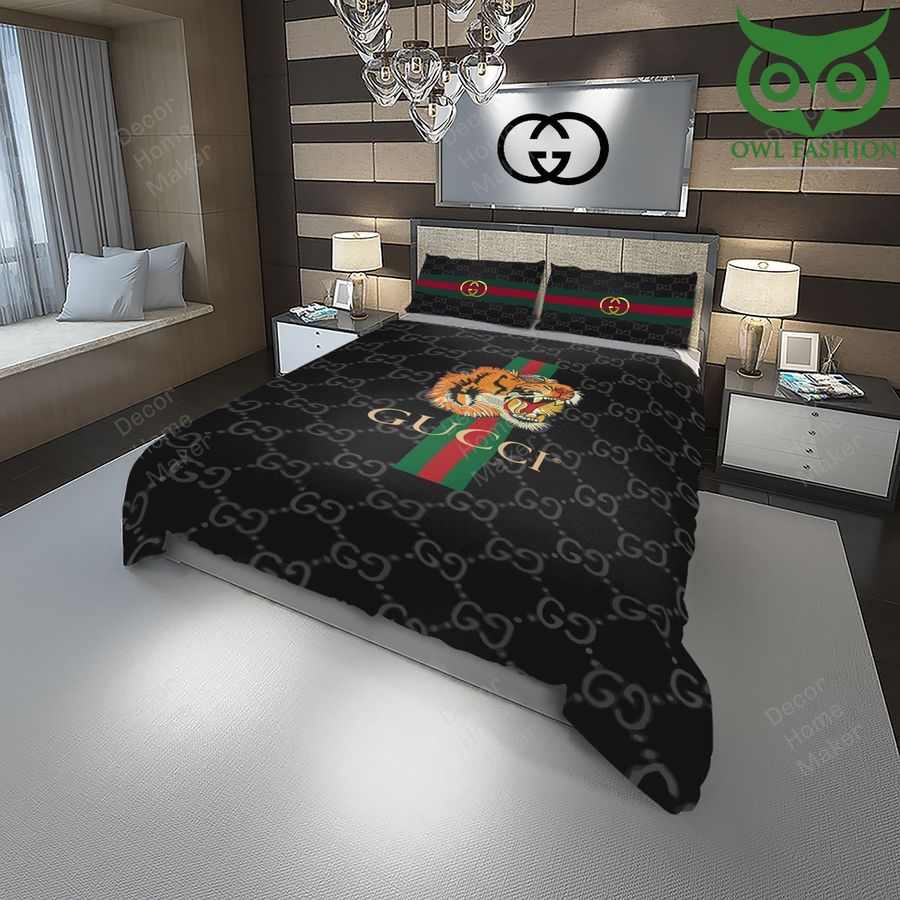 LUXURY Gucci tiger on black bedding set