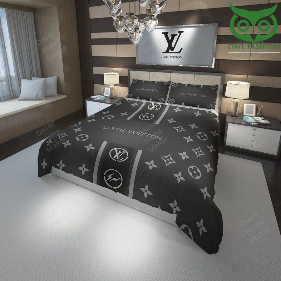 LUXURY Louis Vuitton black logo pattern bedding set