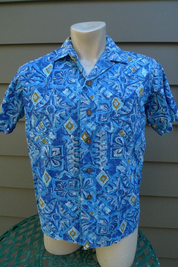 Size L (46)  1950s Kamehameha Hawaiian Shirt with Bronze Coin Buttons