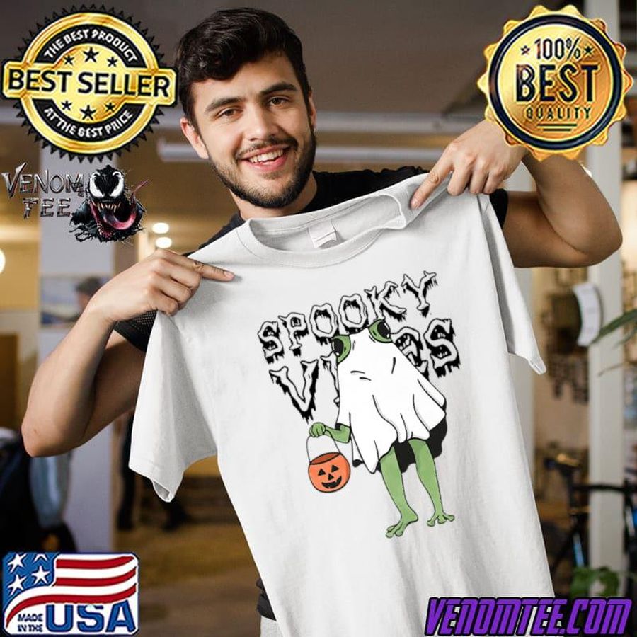 Spooky frog vibes halloween T-Shirt