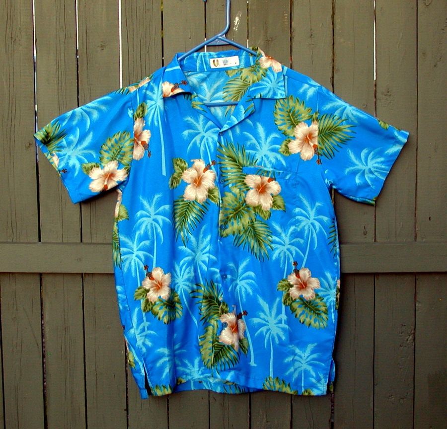 Vintage Hawaiian Shirt Tropical Hibiscus Floral Print Button Down Shirt Size M Made In India Resortwear