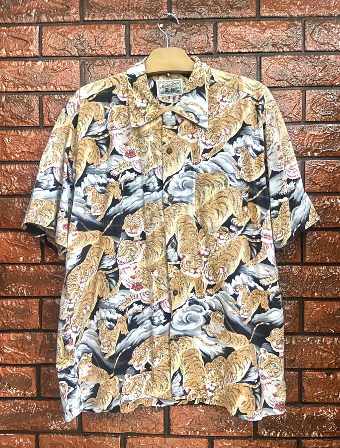 Vintage Japanese Style Hawaii 100 Tiger Button Down Rayon T Shirt  Rockabilly Style  Sun Surf  Japanese Fashion T Shirt Size L