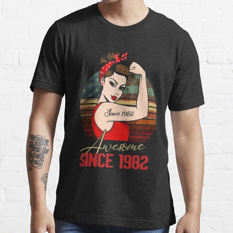 40 Year Old Awesome Since 1982 40th Birthday Gifts Women Essential T-Shirt