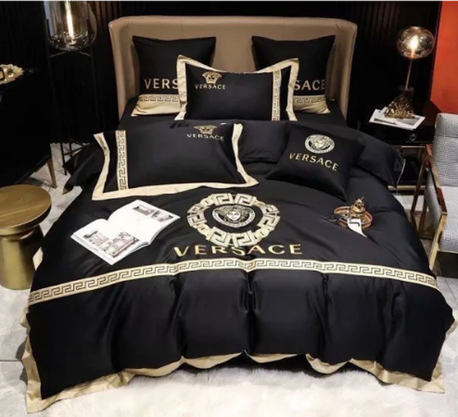 Best Versace Gold Stripe And Black Background Bedding Set