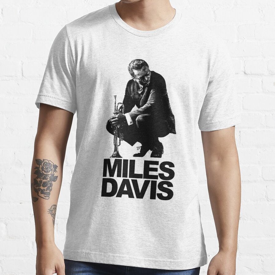 Miles Davis  Essential T-Shirt