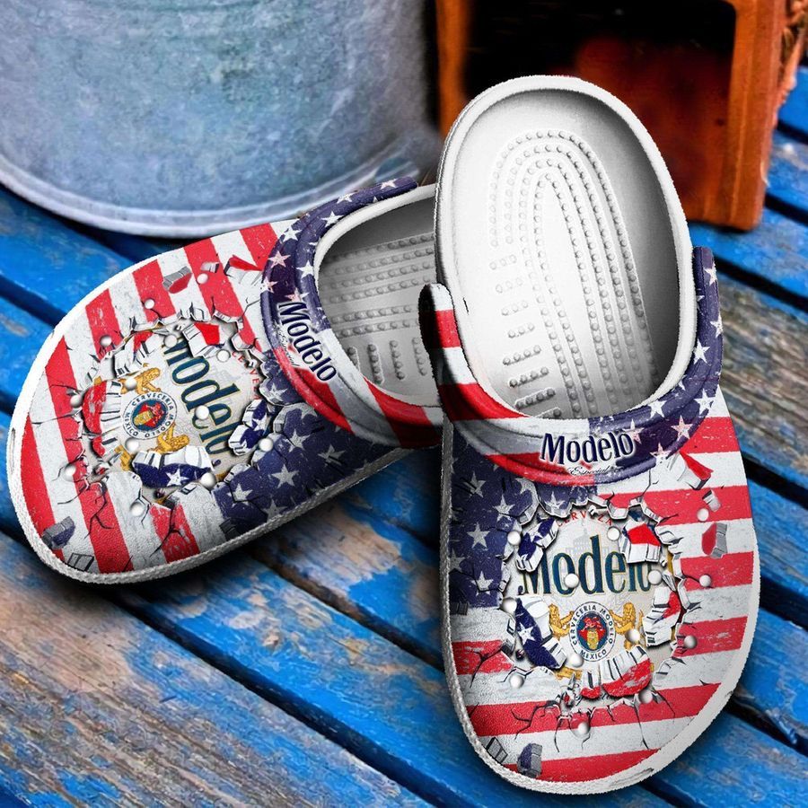 Modelo American Flag Crocs Crocband Clogs, Comfy Footwear