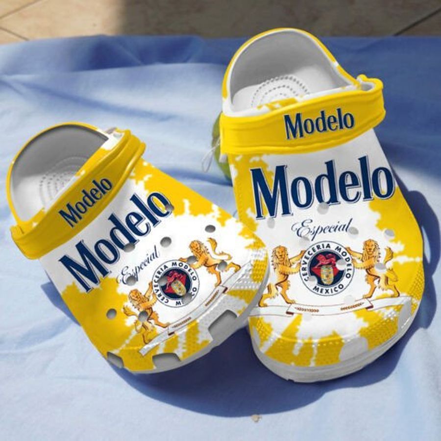 Modelo In Yellow Theme Crocs Crocband Clog Comfortable Water Shoes