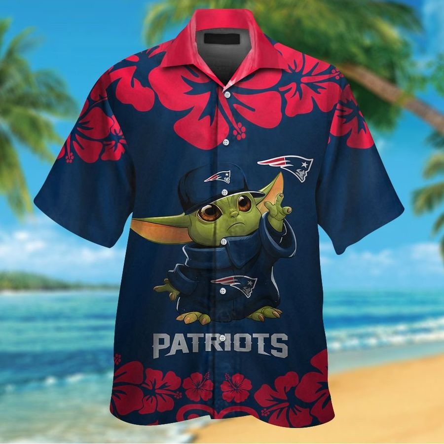 New England Patriots Baby Yoda Short Sleeve Button Up Tropical Aloha Hawaiian Shirts For Men Women