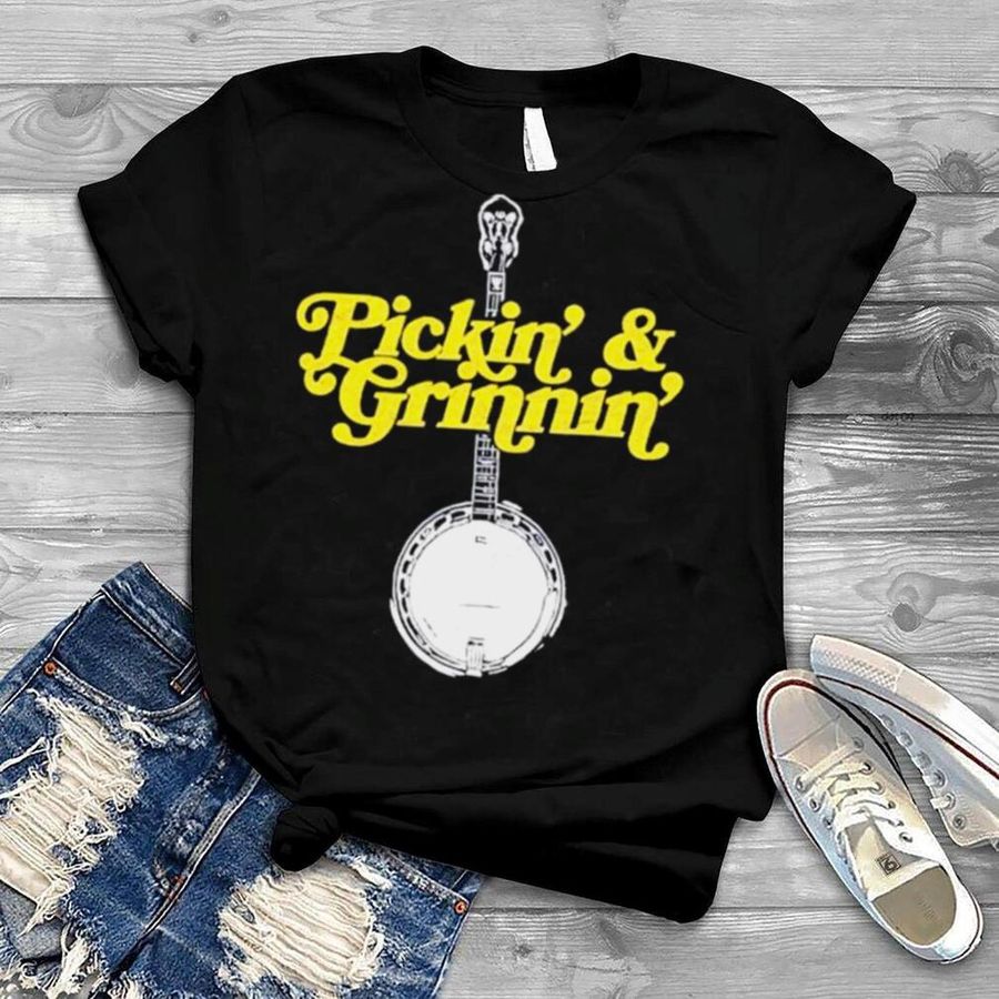 Pickin’ and grinnin’ mountain sun and banjo bluegrass shirt