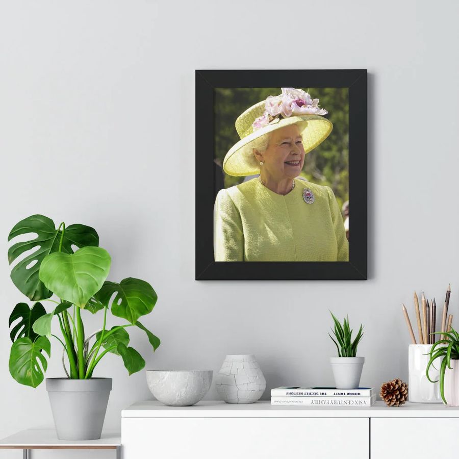 Queen ElIzabeth Poster, Queen Elizabeth In Loving Memories
