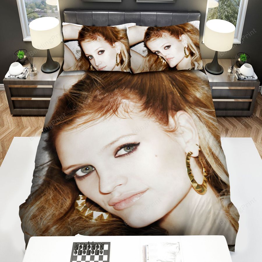 Ashlee Simpson Round Earings Bed Sheets Spread Comforter Duvet Cover Bedding Sets