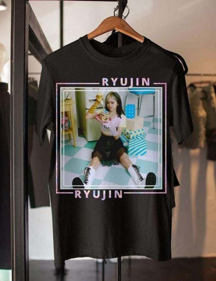 ITZY Ryujin Rapper Unisex T-Shirt