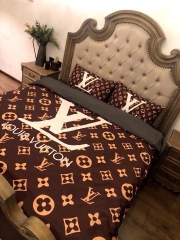 LV Type 177 Bedding Sets Duvet Cover Lv Bedroom Sets Luxury Brand Bedding