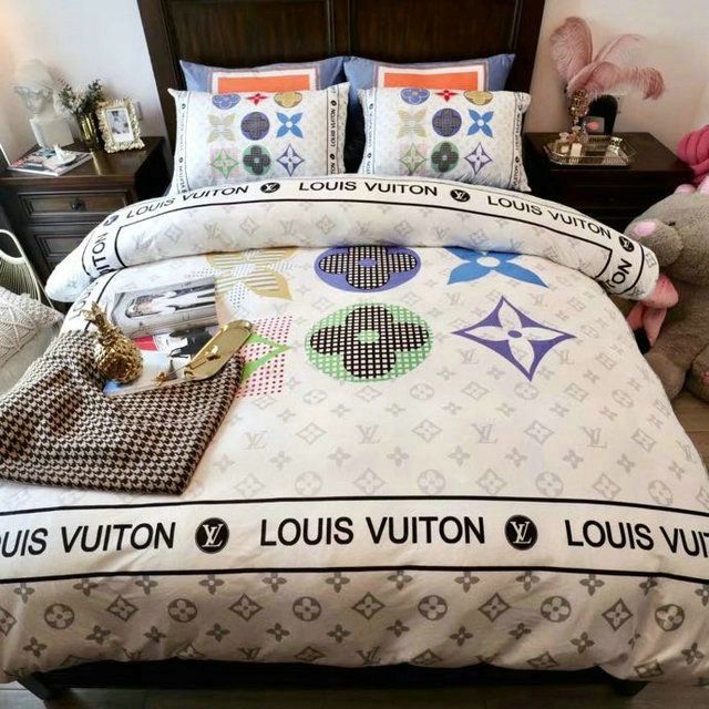 LV Type 73 Bedding Sets Duvet Cover Lv Bedroom Sets Luxury Brand Bedding