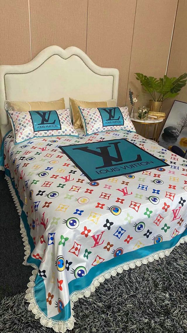 LV Type 95 Bedding Sets Duvet Cover Lv Bedroom Sets Luxury Brand Bedding