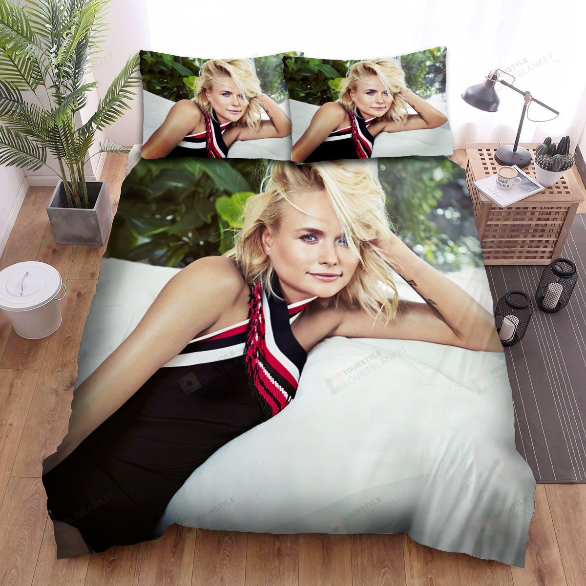 Miranda Lambert Magazine Photo Bed Sheets Spread Comforter Duvet Cover Bedding Sets