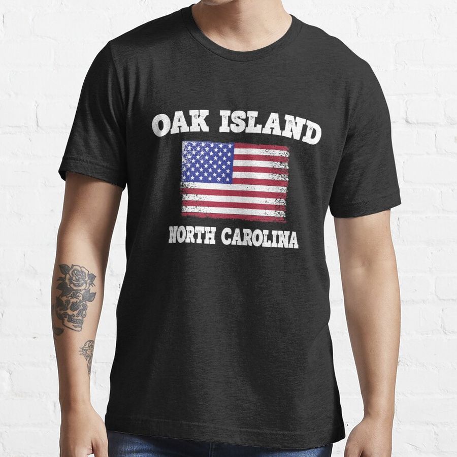 Oak Island North Carolina NC Vintage American Flag Sports Essential T-Shirt